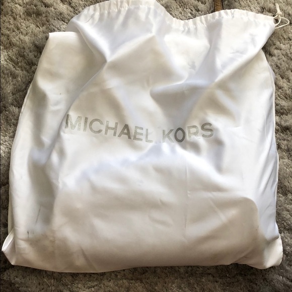 Michael Kors bag - Picture 2 of 3